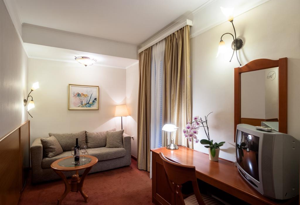 Aleksandar Hotel Vrnjačka Banja Kültér fotó