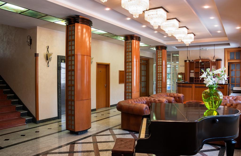 Aleksandar Hotel Vrnjačka Banja Kültér fotó